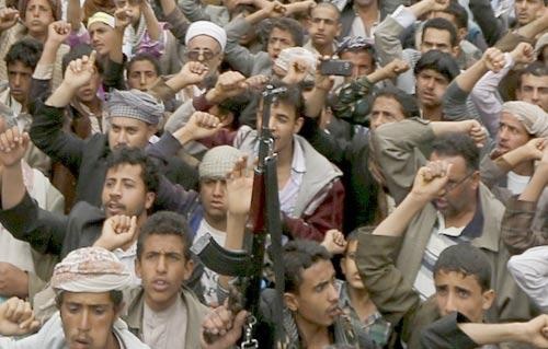 الحوثيون ينسحبون من القصر الرئاسي في عدن بعد غارات جوية للتحالف