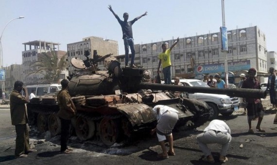 القبض على ضابطين إيرانيين يدعمان الحوثي في عدن