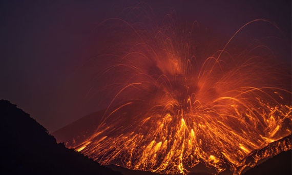 علماء : البراكين قد تقضي على البشرية