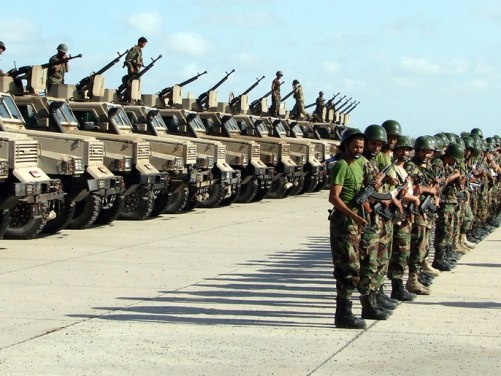 قيادة المنطقة العسكرية الأولى في اليمن تنضم إلى الرئيس هادي