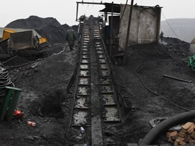 فيضان بمنجم فحم في شمال الصين يحاصر 24 شخصا