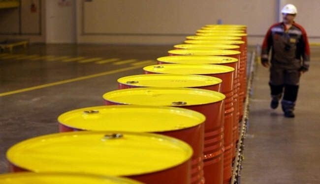 عقود النفط تسجل أعلى مستوى في 2015 لتصل إلى 58 دولارا للبرميل