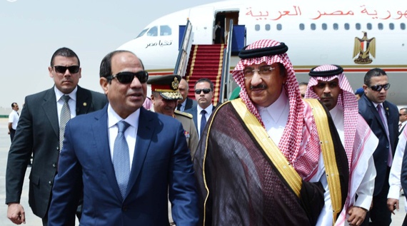 الملك يبحث مع الرئيس المصري تطورات الأوضاع الإقليمية