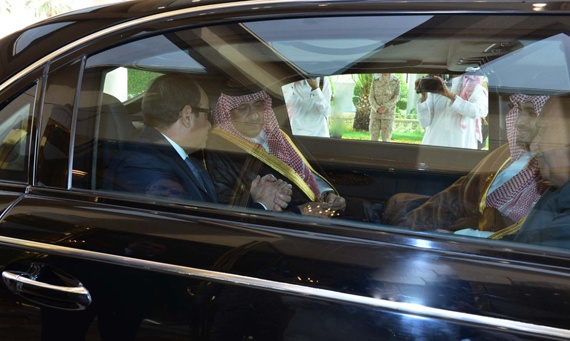 الملك يبحث مع الرئيس المصري تطورات الأوضاع الإقليمية