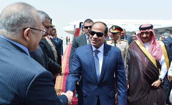 الملك يبحث مع الرئيس المصري تطورات الأوضاع الإقليمية