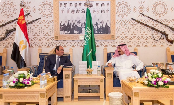 الملك يبحث مع الرئيس المصري تطورات الأوضاع الإقليمية