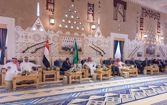 الملك يبحث مع الرئيس المصري تطورات الأوضاع الإقليمية