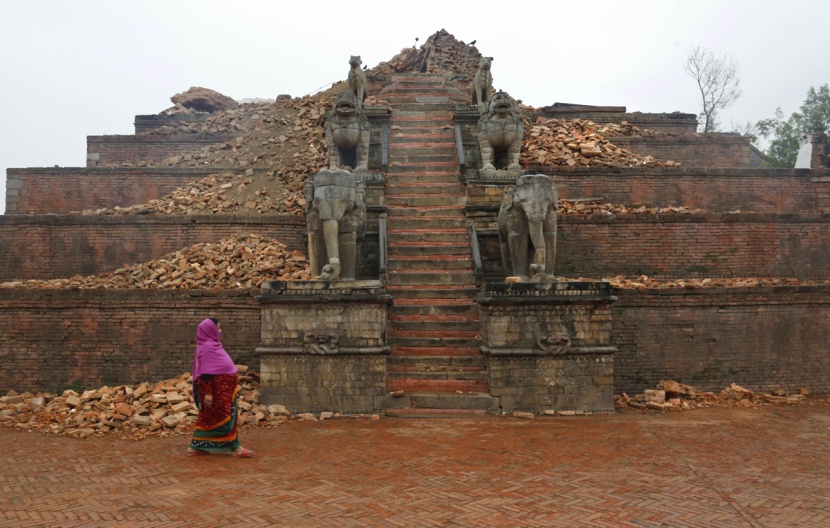 زلزال نيبال العنيف قتل أكثر من 7000 شخص