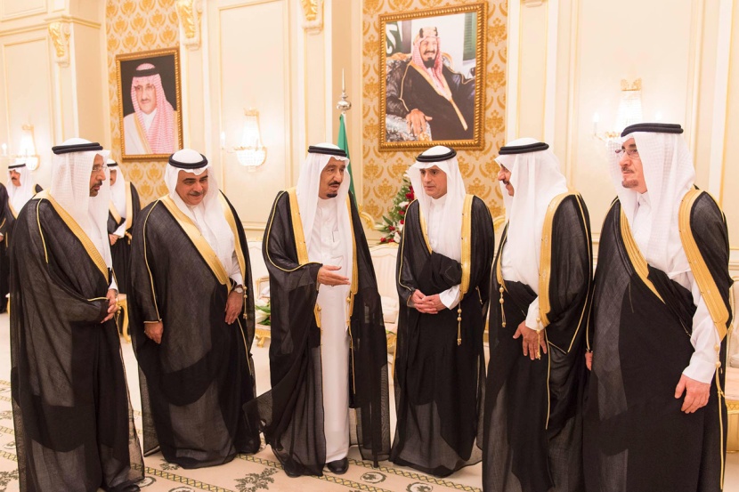 أمام الملك .. الوزراء الجدد يؤدون القسم