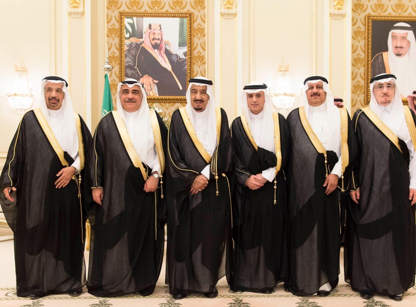 أمام الملك .. الوزراء الجدد يؤدون القسم