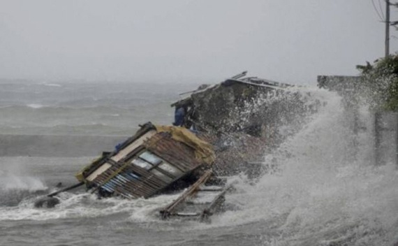 اقتراب الإعصار "نول" من الفلبين يلغي رحلات جوية وبحرية