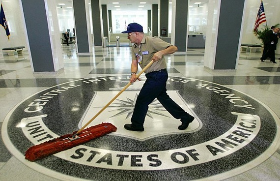 السجن 42 شهرا لضابط استخبارات أمريكي لإفشاء معلومات سرية