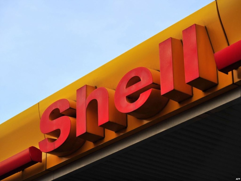 نشطاء يحتجون على اعتزام شركة "شل" التنقيب عن النفط والغاز في سياتل الأمريكية