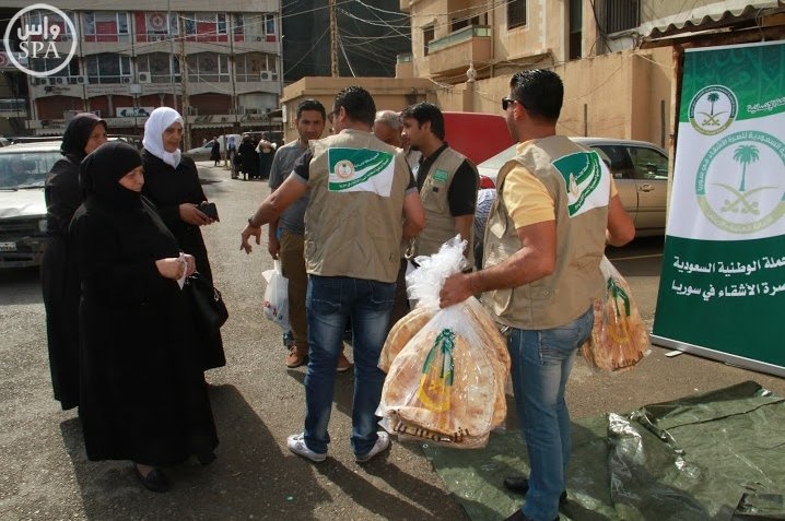 الحملة الوطنية لنصرة الأشقاء في سوريا تواصل برنامجها "شقيقي قوتك هنيئًا"