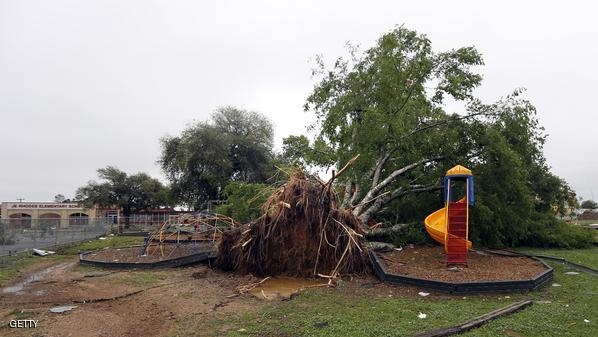 أعاصير تداهم مناطق بولايتي تكساس وأوكلاهوما الأمريكتين