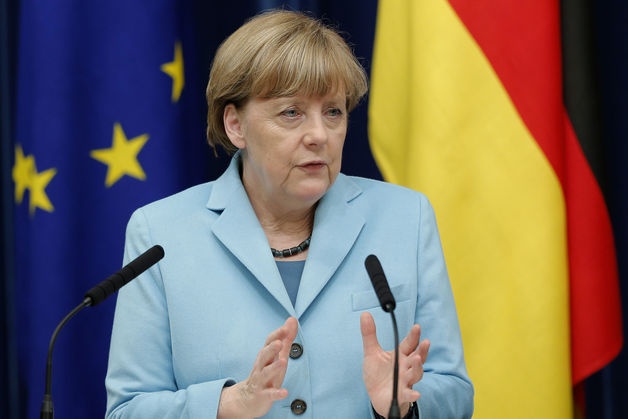 ميركل تتمسك بدعوتها للرئيس المصري لزيارة برلين