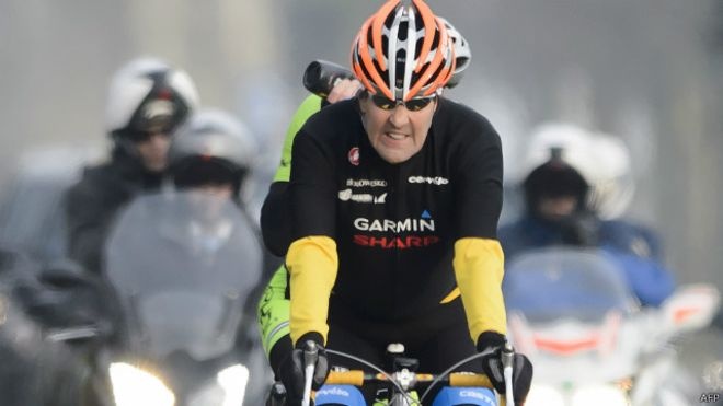 كيري يعود إلى أمريكا بعد إصابته بكسر أجبره على البقاء في المستشفى