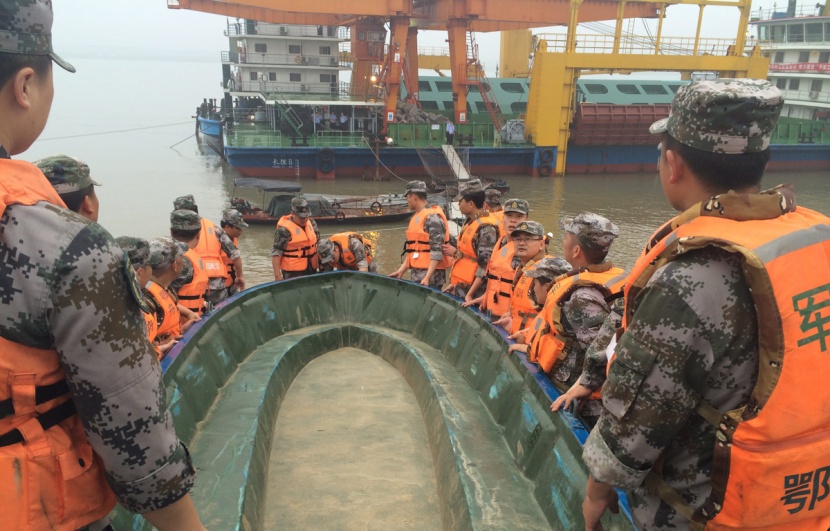 غرق سفينة في الصين على متنها 450 شخصا