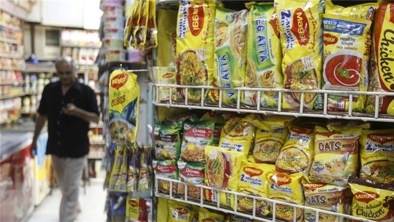 "نستله" تقرر سحب منتجاتها "ماجي" من المتاجر في الهند بسبب اكتشاف وجود رصاص بأكثر من الحدود المسموح بها