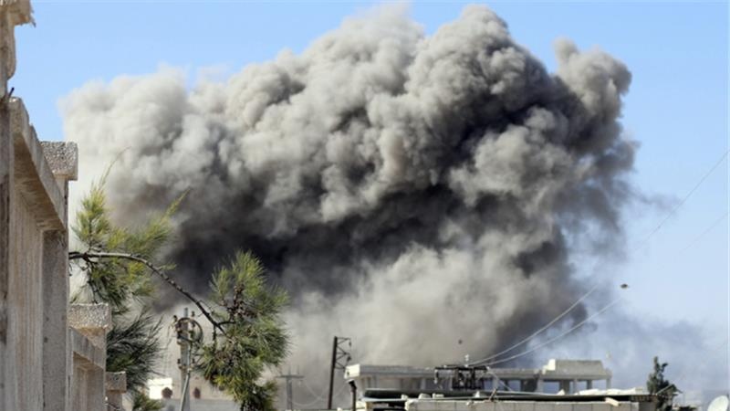 مقتل 20 مدنيا في غارة للنظام السوري على قرية في ريف إدلب