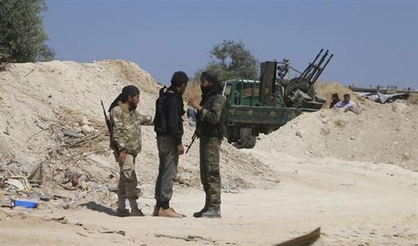 بعد هزائم الشمال.. المعارضة السورية تكبد النظام خسارة كبيرة وتسيطر على قاعدة اللواء 52 في الجنوب