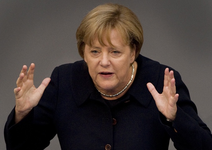 ميركل تتوقع التوصل إلى حل في مفاوضات اليونان