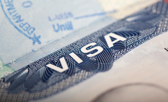 عطل تقني يعلق إصدار التأشيرات الأمريكية في جميع دول العالم