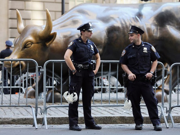 تراجع ثقة الأمريكيين في الشرطة إلى أدنى مستوى منذ 22 عاما