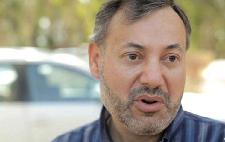 الجزيرة تؤكد أن المذيع أحمد منصور سيظل قيد الاحتجاز في ألمانيا