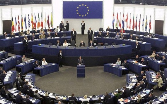 اوروبا تطلق عمليتها العسكرية البحرية ضد مهربي المهاجرين