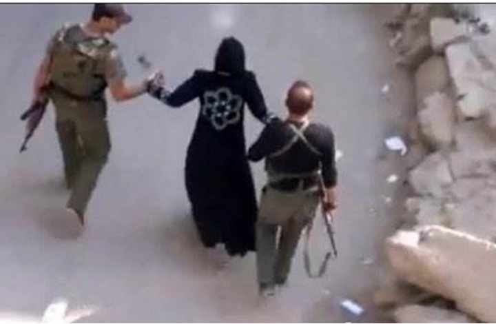 منظمة حقوقية تنشر شهادات لسجينات تعذبن في سجون الأسد