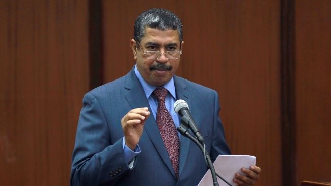 بحاح يؤكد استمرار الجهود الحكومية لوضع حد للظروف الإنسانية الصعبة في اليمن