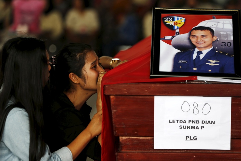 اندونيسيا : أكثر من 140 قتيلا في تحطم الطائرة العسكرية