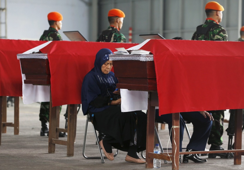 اندونيسيا : أكثر من 140 قتيلا في تحطم الطائرة العسكرية