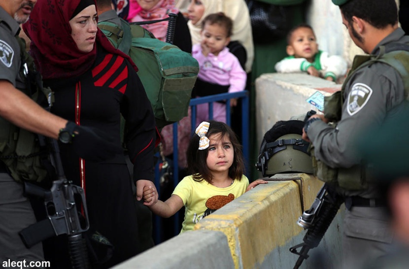 رغم الاحتلال: مئتي ألف مصلي في أولى القبلتين وثالث الحرمين في الجمعة الثالثة لرمضان