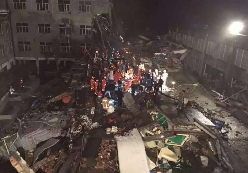 مصرع 12 شخصا في انهيار مصنع في الصين