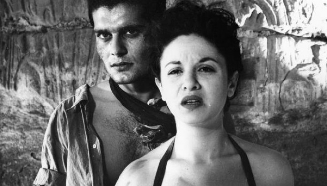 قصة مصورة: أهم الأحداث التي عاشها الفنان الراحل عمر الشريف في عالم السينما