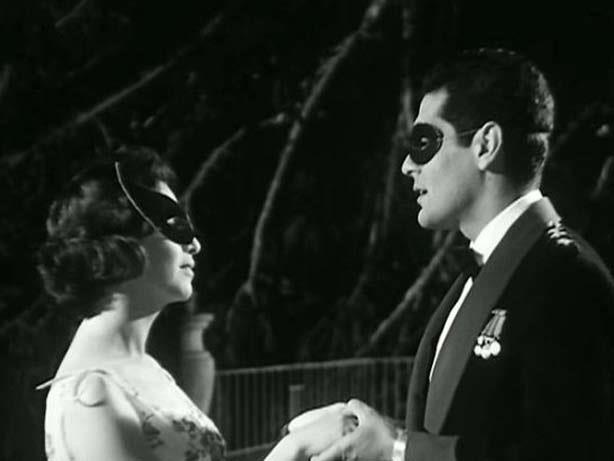 قصة مصورة: أهم الأحداث التي عاشها الفنان الراحل عمر الشريف في عالم السينما