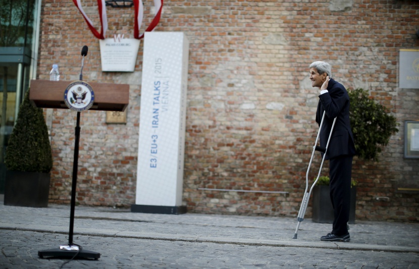 كيري يعلن حل بعض القضايا العالقة في مفاوضات النووي الإيراني