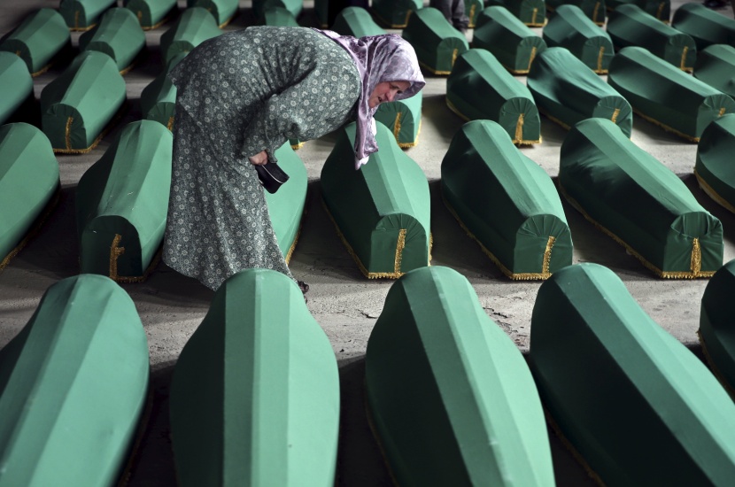 قصة مصورة: البوسنة تستعد لدفن 136 من ضحايا "مجزرة سريبرينيتسا"
