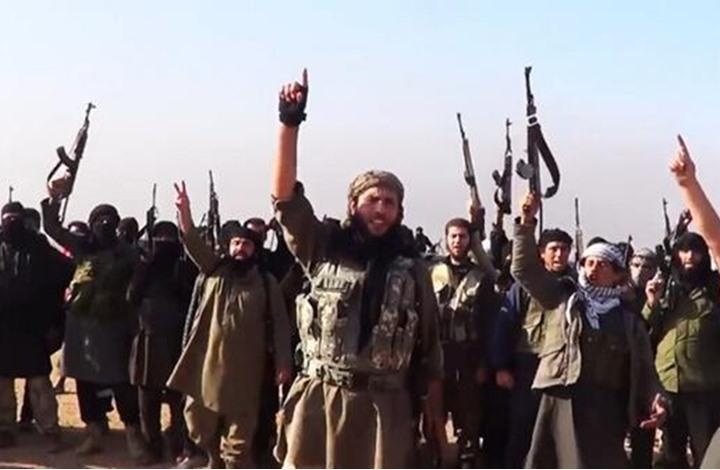 المرصد السوري: مقتل اثنين من كبار قادة داعش في غارة جوية