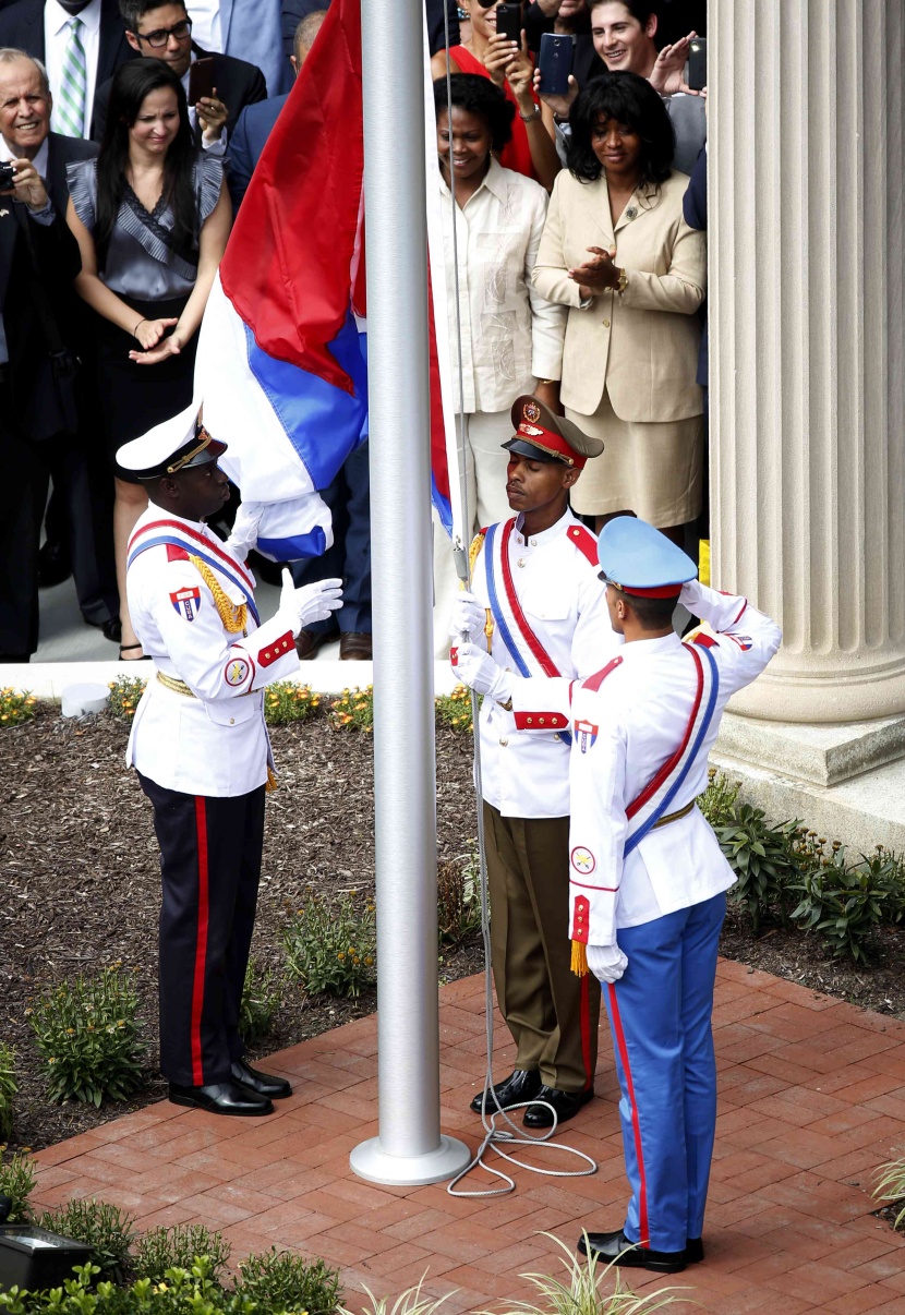 قصة مصورة: بعد نصف قرن .. العلم الكوبي يرفرف في واشنطن
