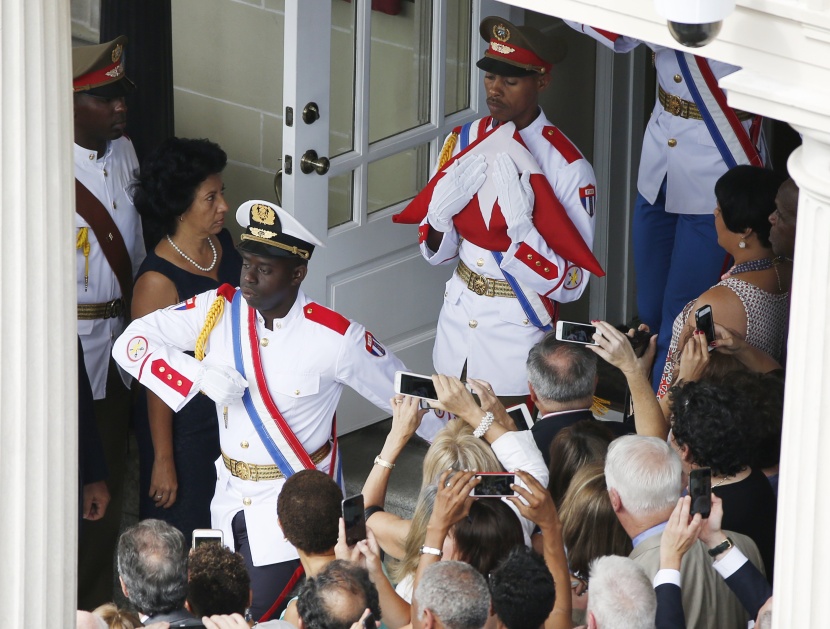 قصة مصورة: بعد نصف قرن .. العلم الكوبي يرفرف في واشنطن