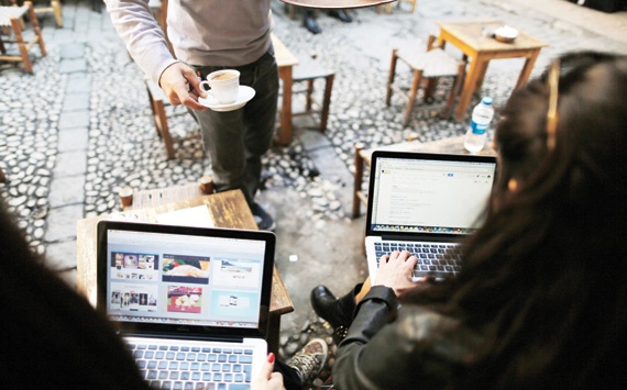 «الإنترنت» تفشل .. غزارة المعلومات تقتل المعلومة