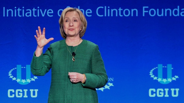 كلينتون :لم أرسل أو أتلق معلومات سرية على حساب خاص عبر البريد الالكتروني