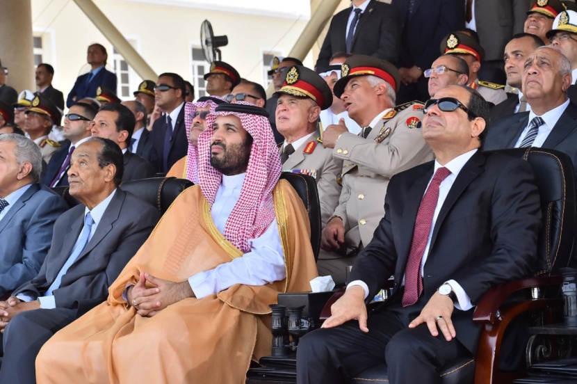 بحضور الرئيس المصري..ولي ولي العهد يشهد حفل تخريج الكليات والمعاهد العسكرية بالكلية الحربية المصرية