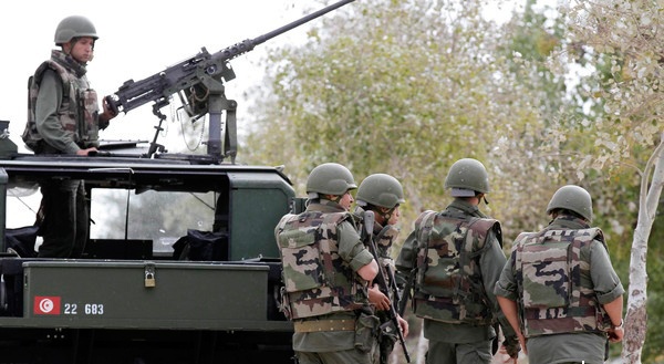 تونس تمدد حالة الطوارىء لشهرين