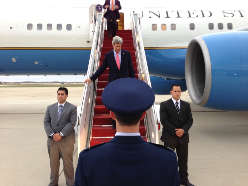 كيري يصل إلى مصر.. أول محطة في جولة شرق أوسطية