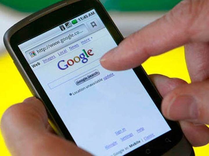 استطلاع: الدخول للإنترنت عبر الهواتف الذكية الخيار المفضل