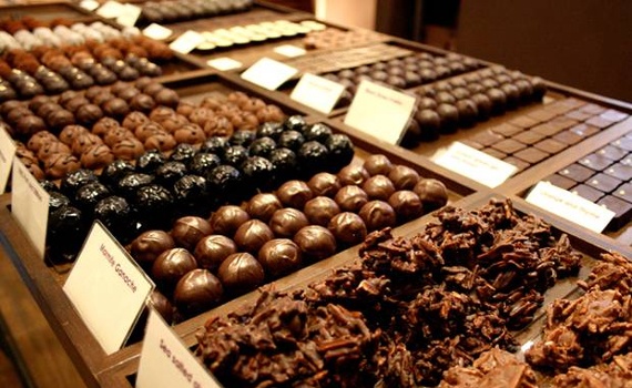 دراسة : الشوكولاتة تخفف من أعراض الشلل الرعاش